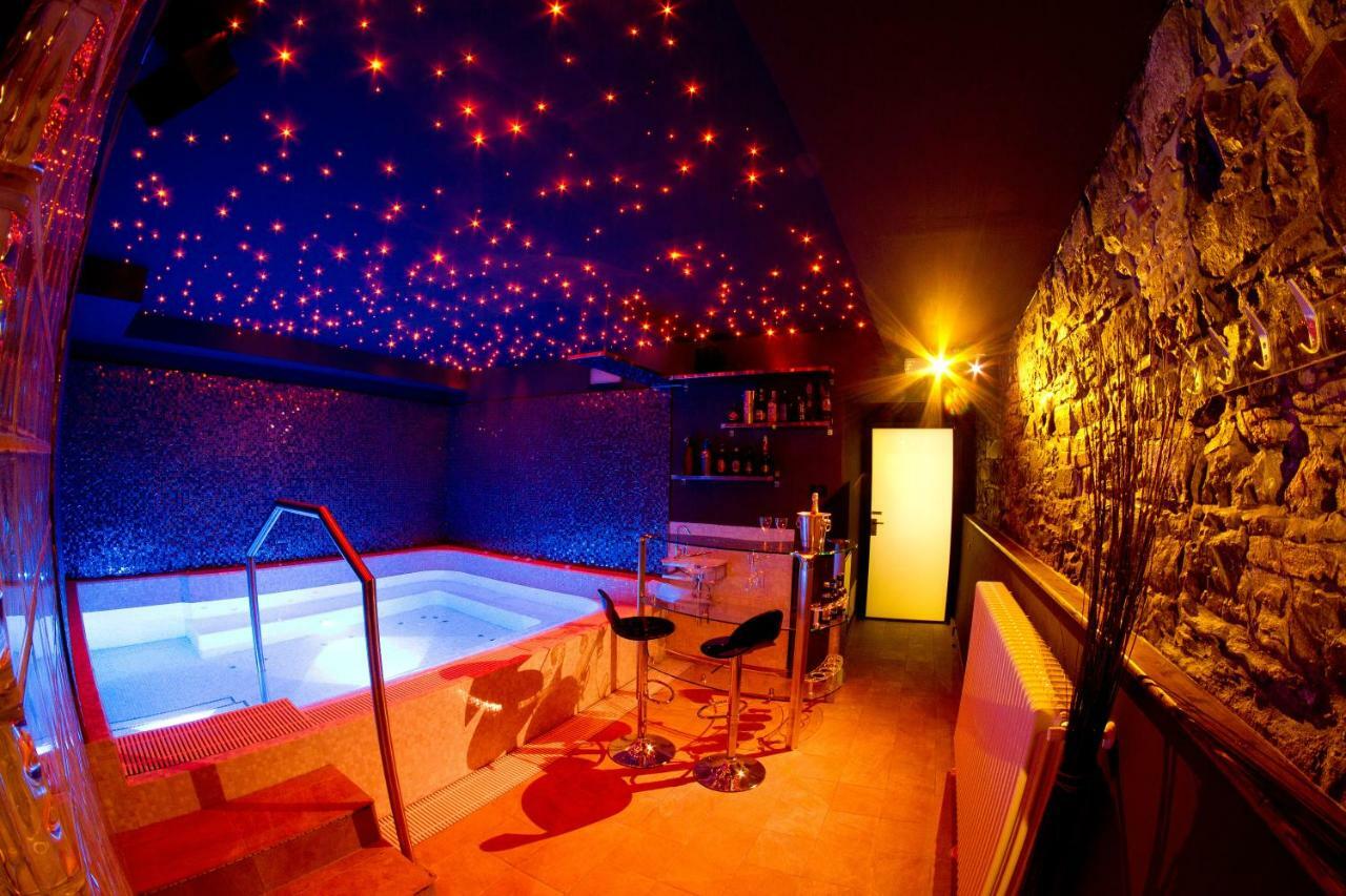 New Emotion Room Trieste Exteriör bild
